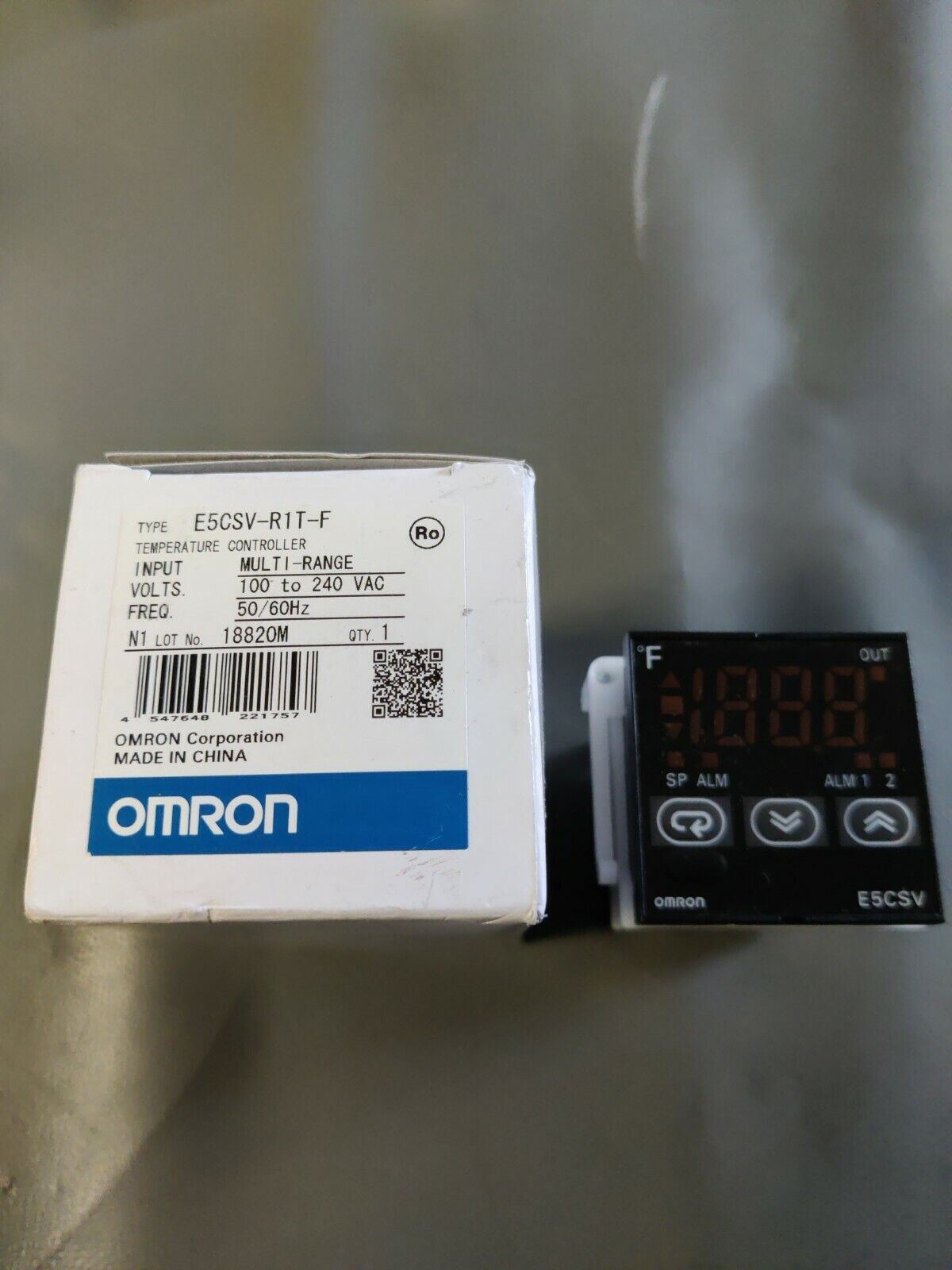   One OMRON E5CSV-R1T-F Digital Temperature Controller New In Box Fast Shipping