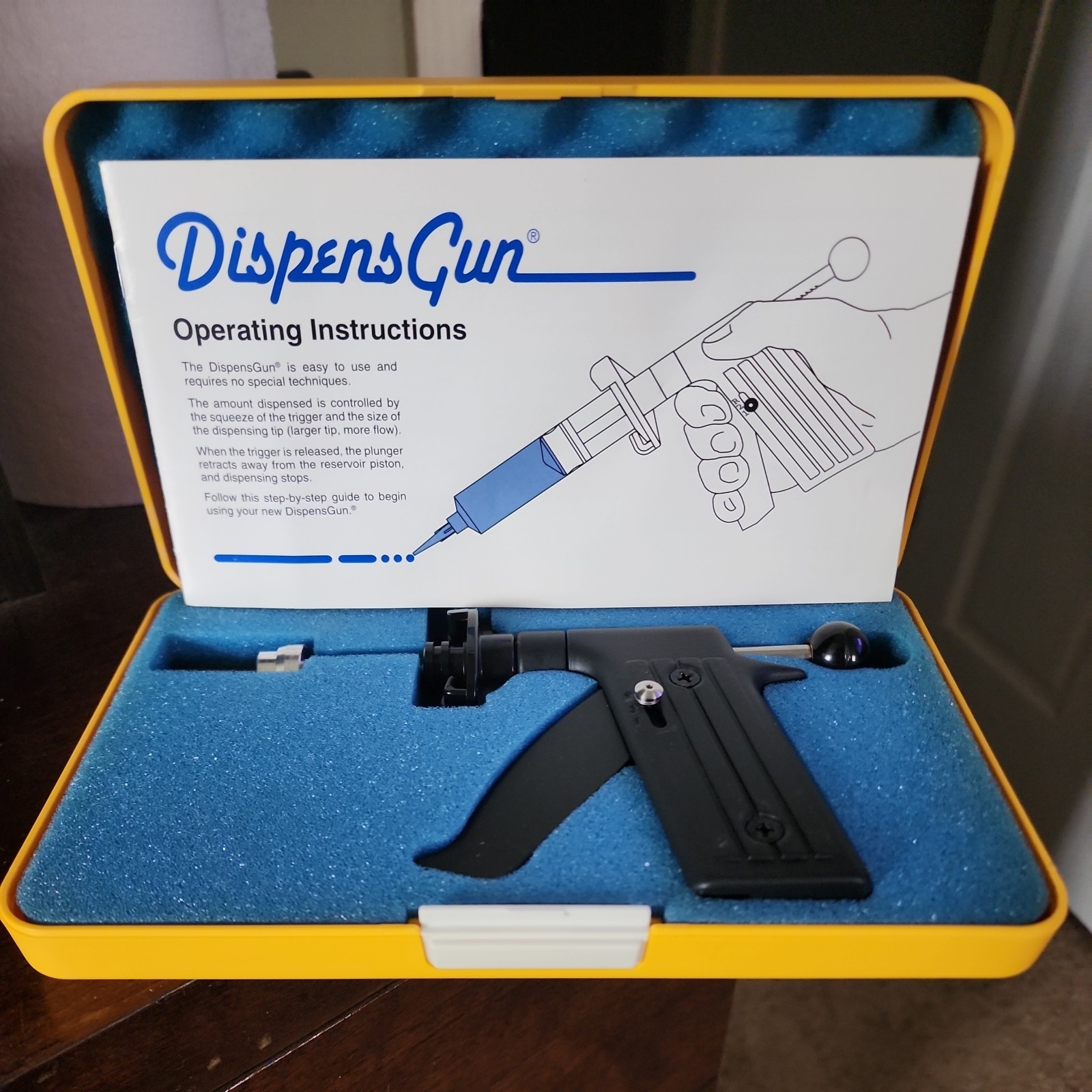 NORDSON **ORIGINAL Packaging** EFD DISPENSING GUN NORDSON **ORIGINAL Packaging** EFD DISPENSING GUN