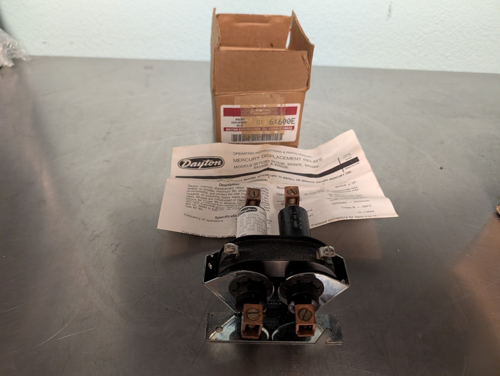 DAYTON 6X600E 120V 60A, New Old Stock