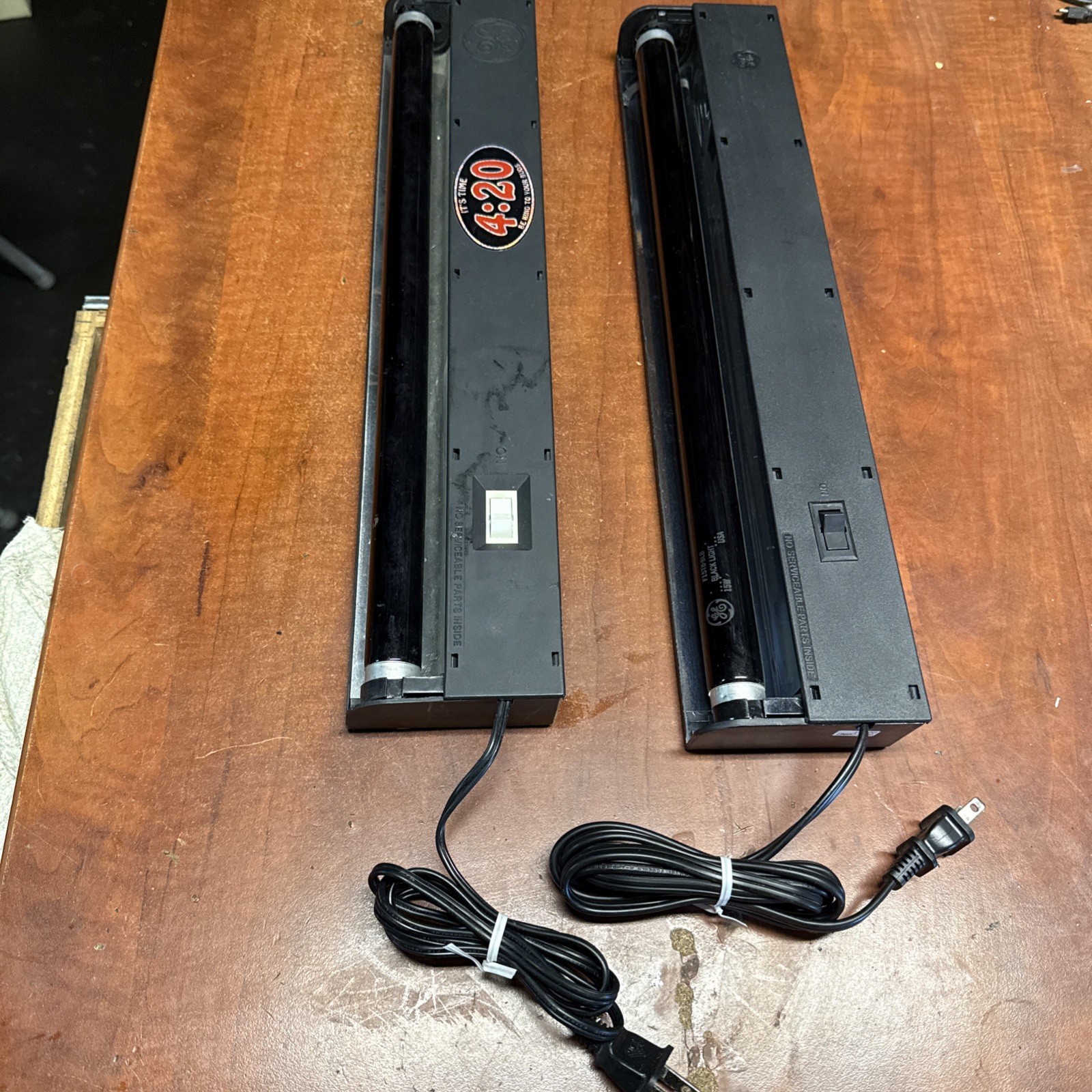 Lot of 2 Vintage GE Lighting 18