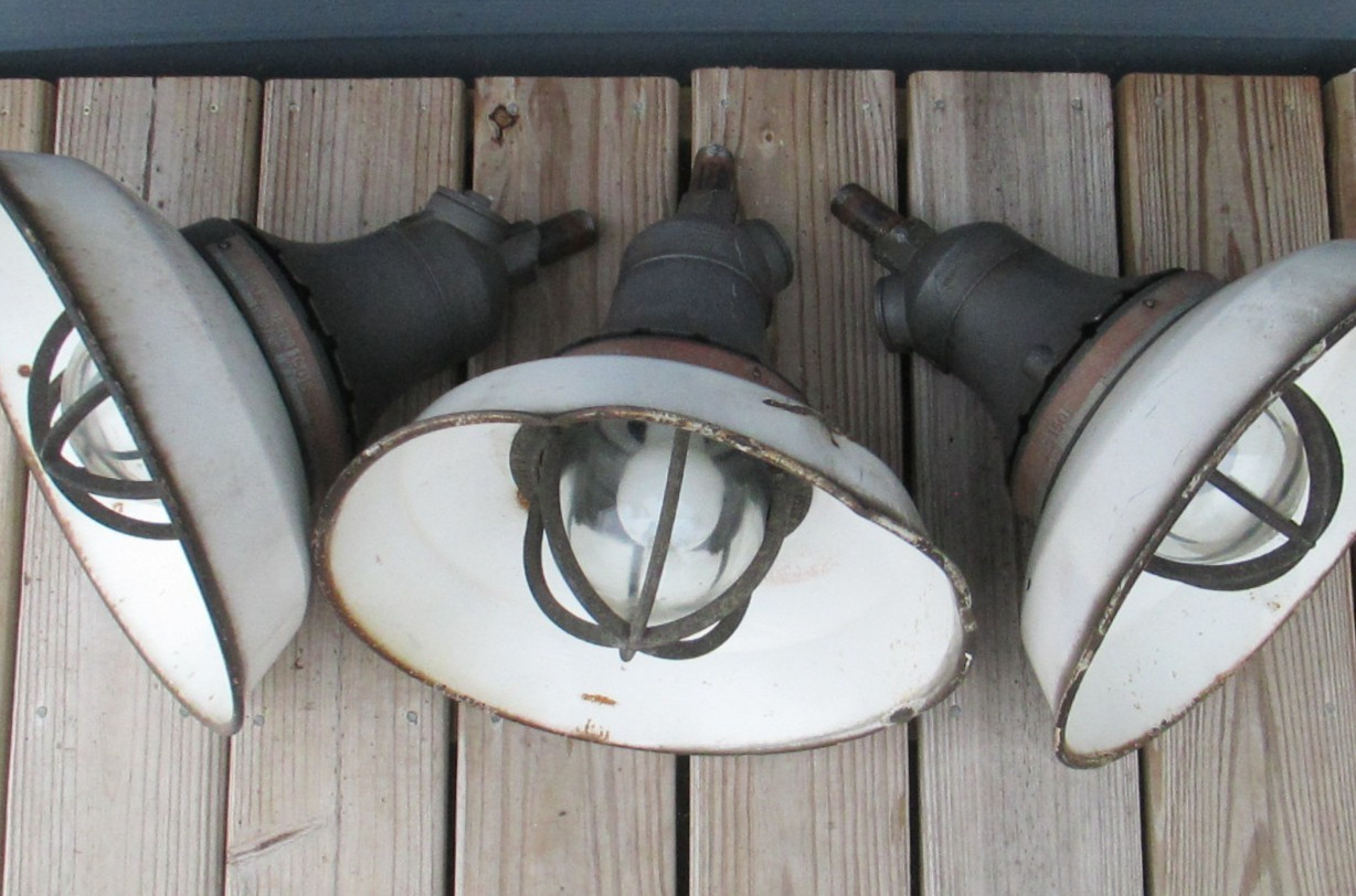 Lot of 3 VINTAGE INDUSTRIAL KILLARK EXPLOSION PROOF LIGHTs Porcelain Shade