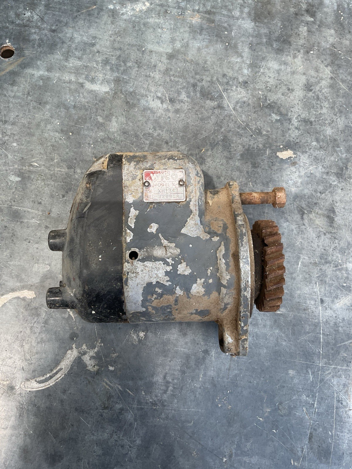 WICO  XH Long Lug Magneto For John Deere
