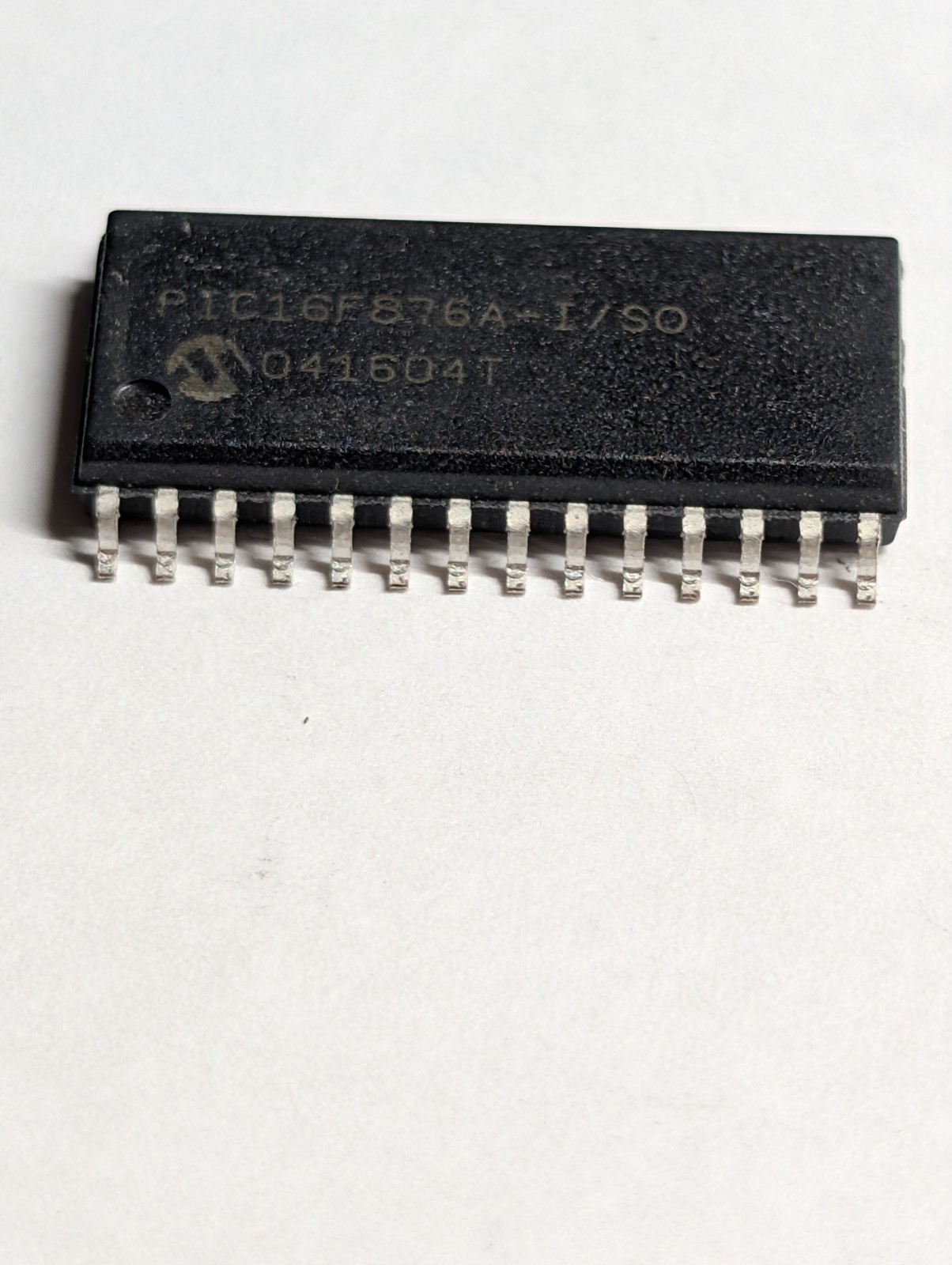Lot of 12 Microchip PIC16F876A-I/SO 8-Bit MCU 28-Pin SOIC NOS Untested Surplus