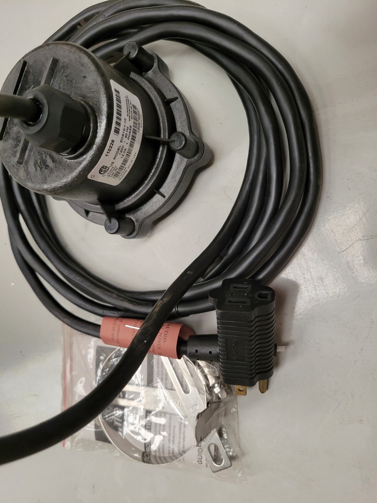 The Little Giant 599190 EDS10-1-10 vertical diaphragm switch