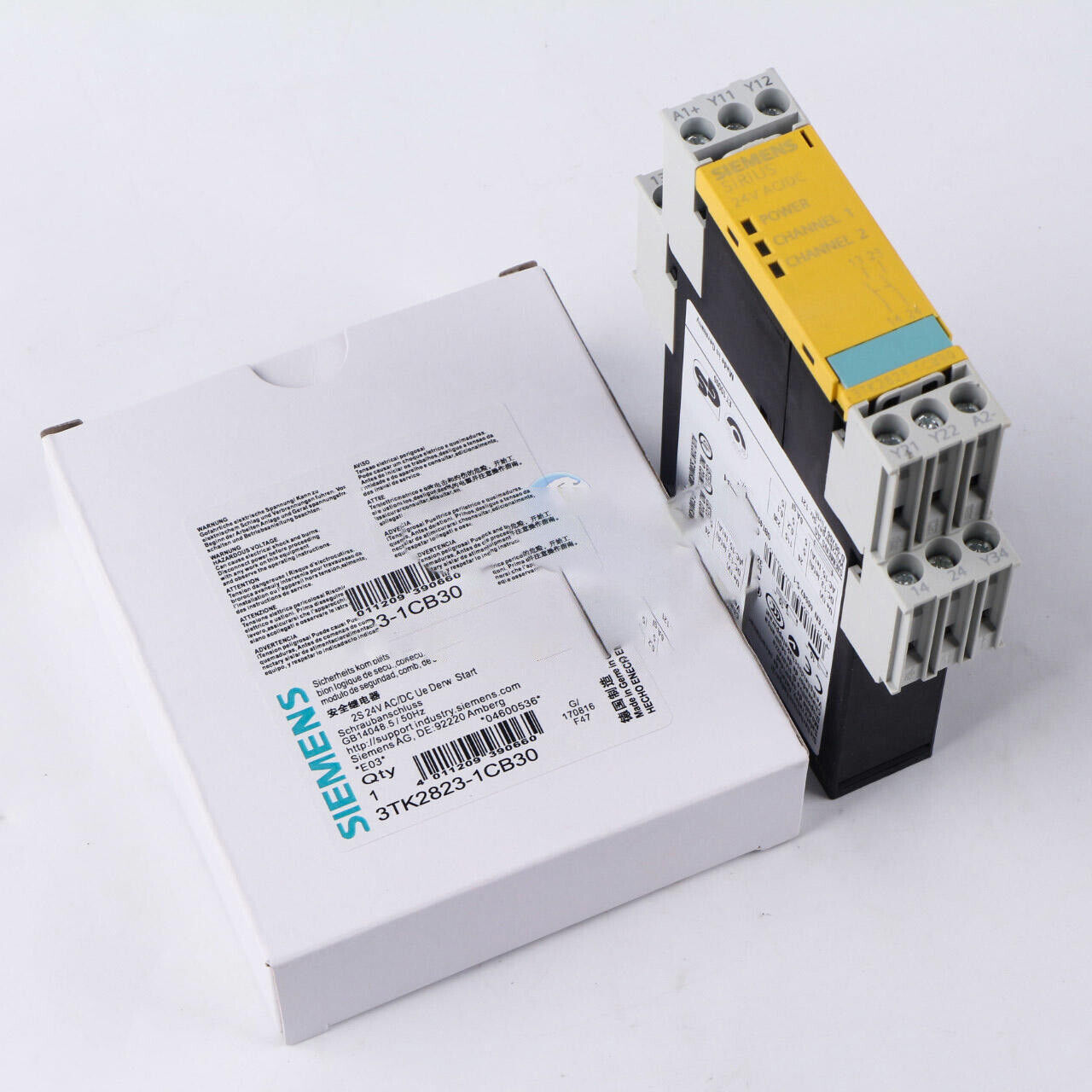 ONE Siemens Safety relay 3TK2823-1CB30 NEW