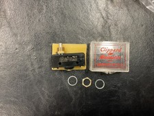 NEW Old Stock CLIPPARD ES-1 MINI ELECTROMECHANICAL SNAP-ACTION SWITCH picture