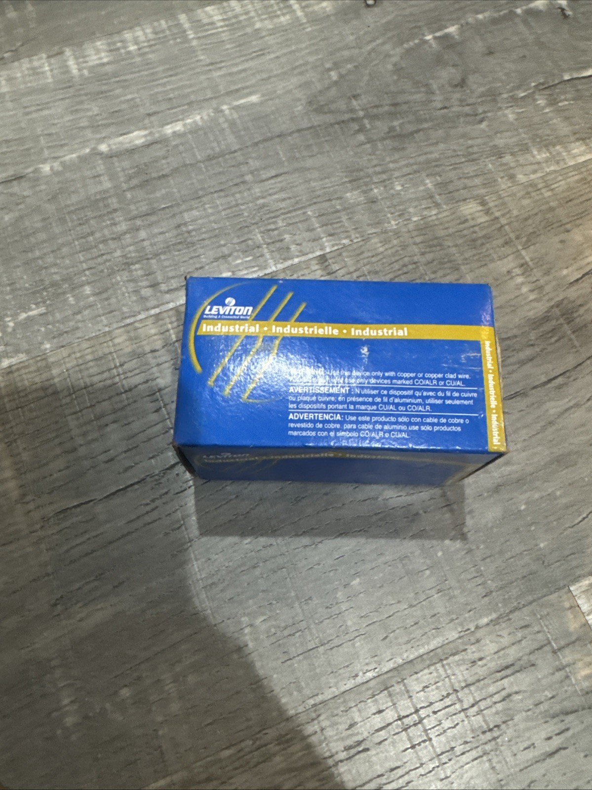 Leviton 078477570005