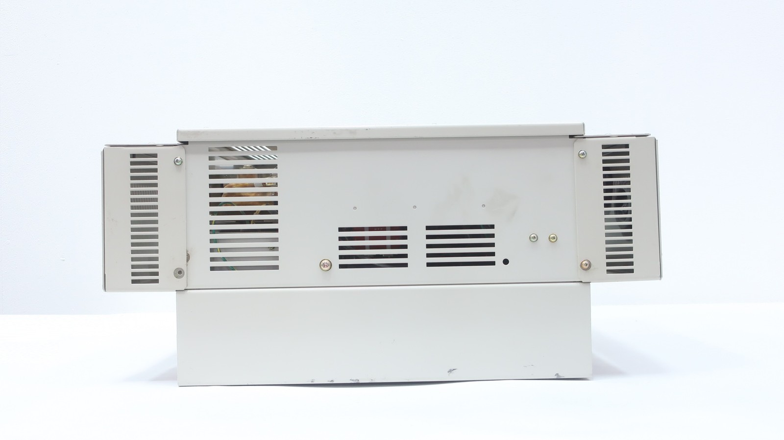 Yaskawa CIMR-G5M4018 Vfd Drive 380-460v-ac 0-460v-ac 0-400hz