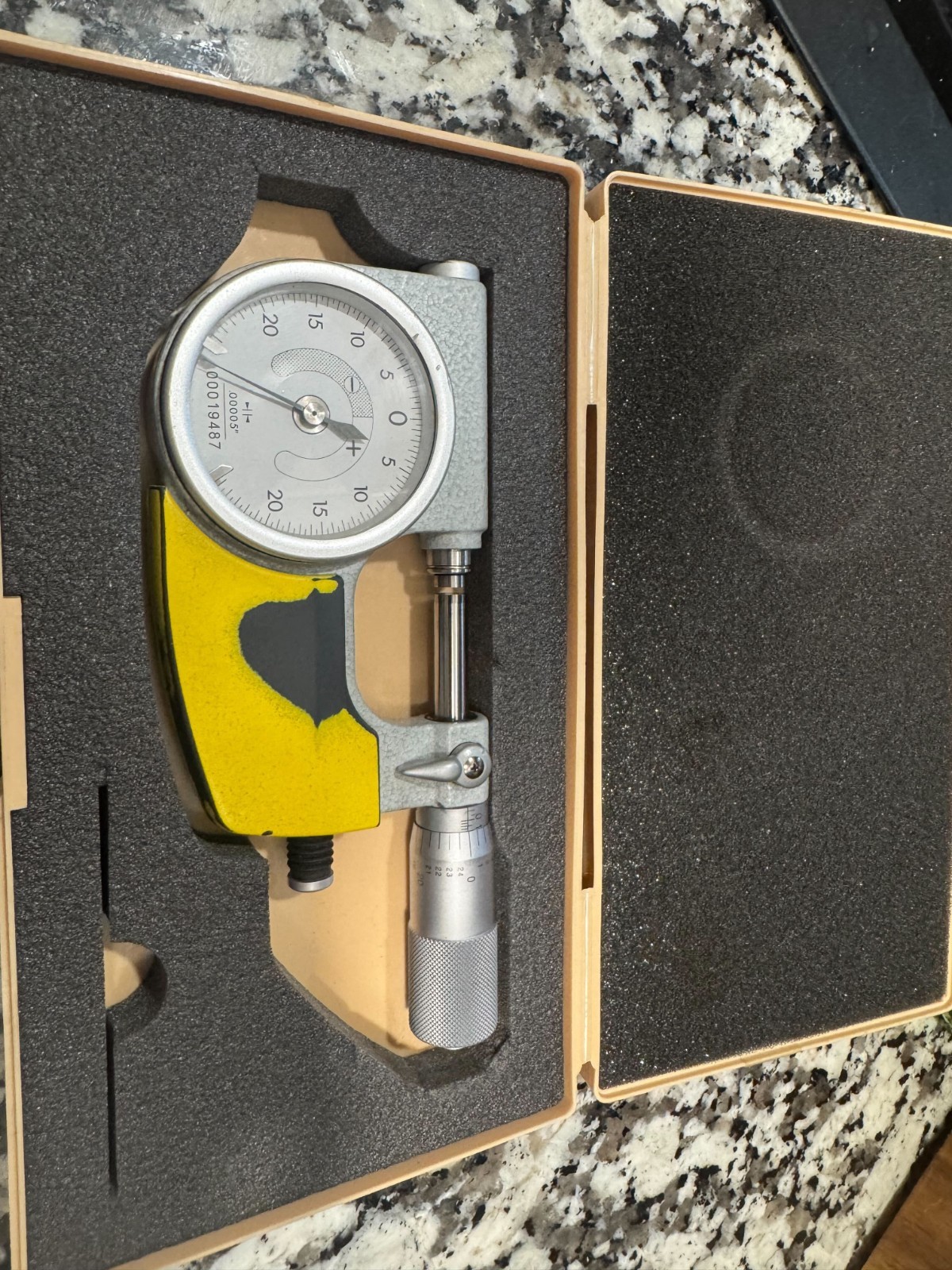 Mitutoyo 510-131 IDM-1R Indicating Dial Micrometer 0-1\