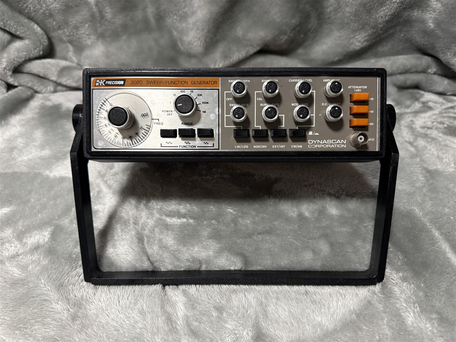 B&K PRECISION 3020 SWEEP FUNCTION GENERATOR 
