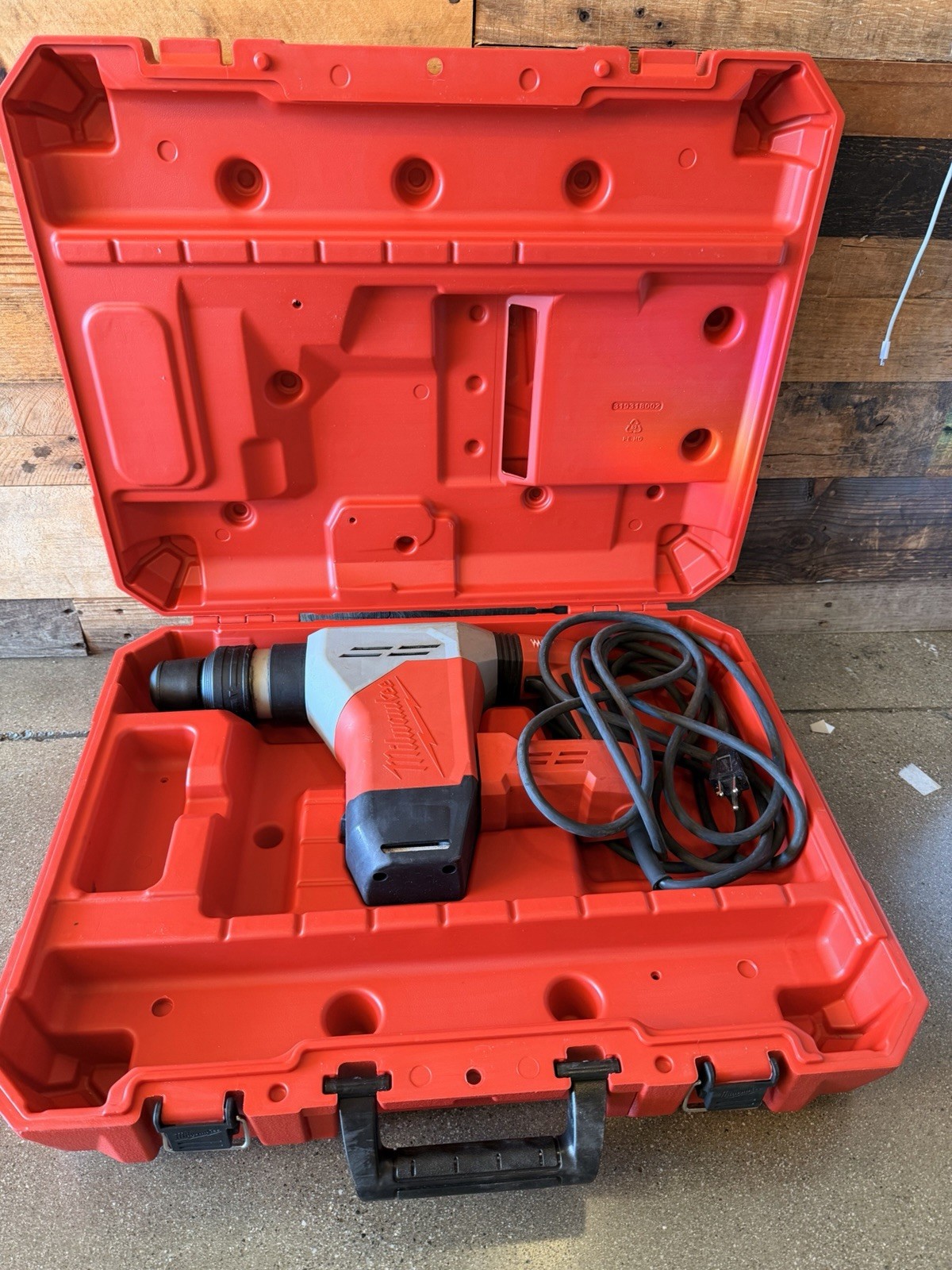 Milwaukee 5517-20 SDS Max Rotary Hammer 1-9/16” Corded Heavy Duty w/ Case