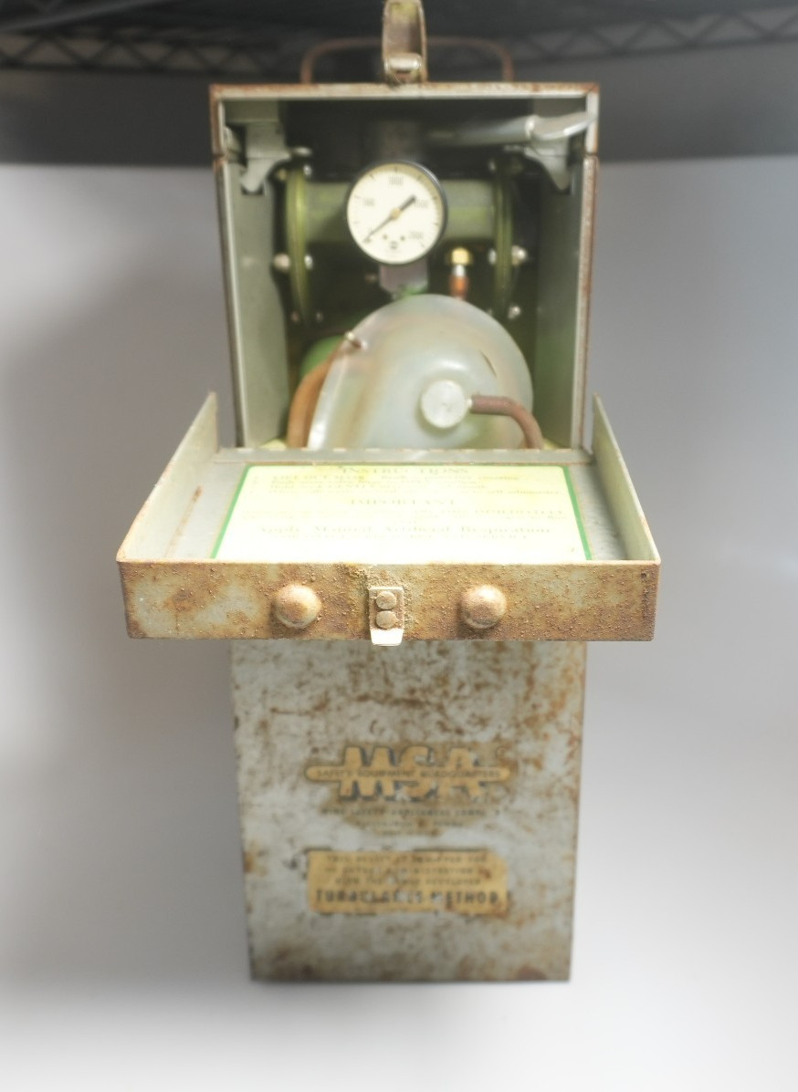 Vintage MSA Mine Safety Appliances Emergency Oxygen Resuscitator Tank Mask