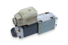 REXROTH 4 WE 6 D51/AW220-50NZ5L DIRECTIONAL CONTROL VALVE picture