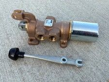 New Parker MO9541843 / 3 Way / 2 Position Manual Lever-Op Control Valve/ 1/2 NPT picture