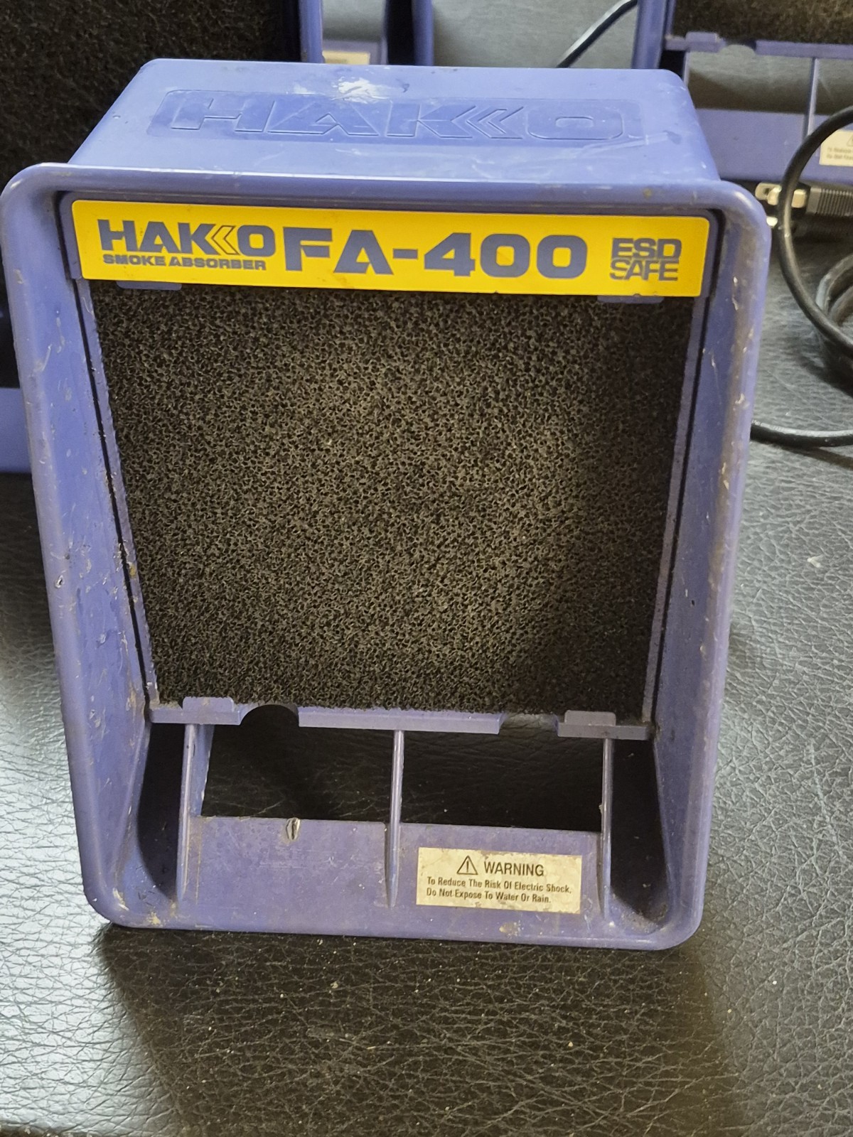 Hakko FA400-04 ESD-Safe Bench Top Smoke Absorber 15 W