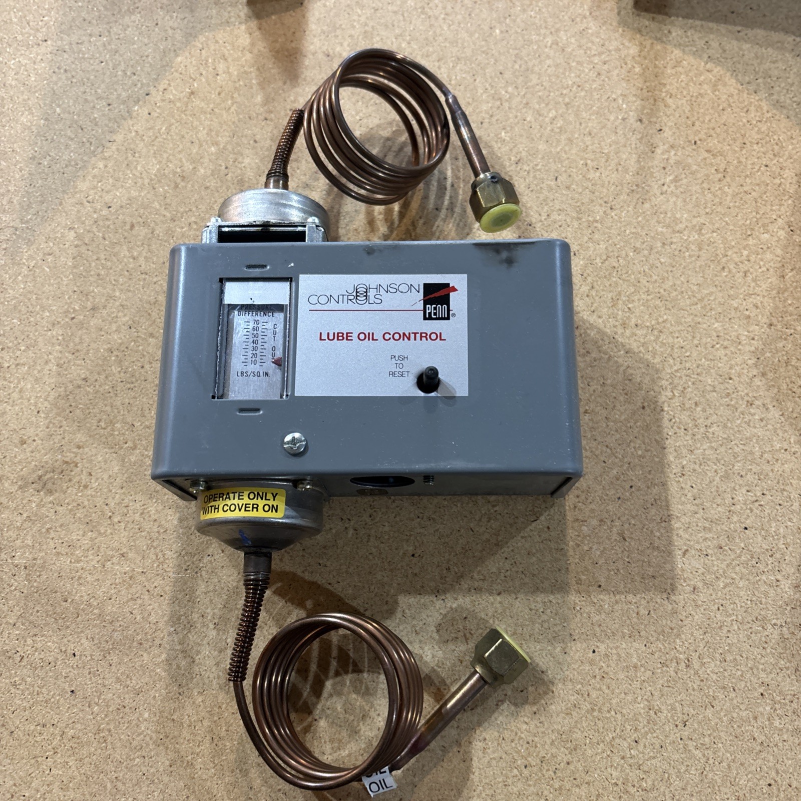 *NEW* JOHNSON CONTROLS P28AA-1C Lube Oil Pressure Cutout Control 120/240 VAC