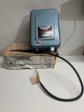 Vintage Parmak Stocker Electric Fencer Model S-1 6 Volt Battery 10 Miles Recond. picture