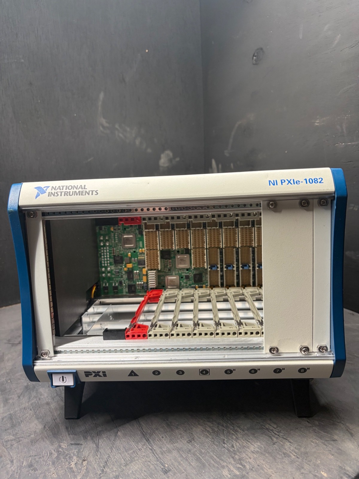 National Instruments NI PXIe-1082 PXI Chassis