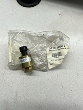 GENUINE McQuay P158-5025 071568601 Condenser Pressure Transducer New Old Stock picture