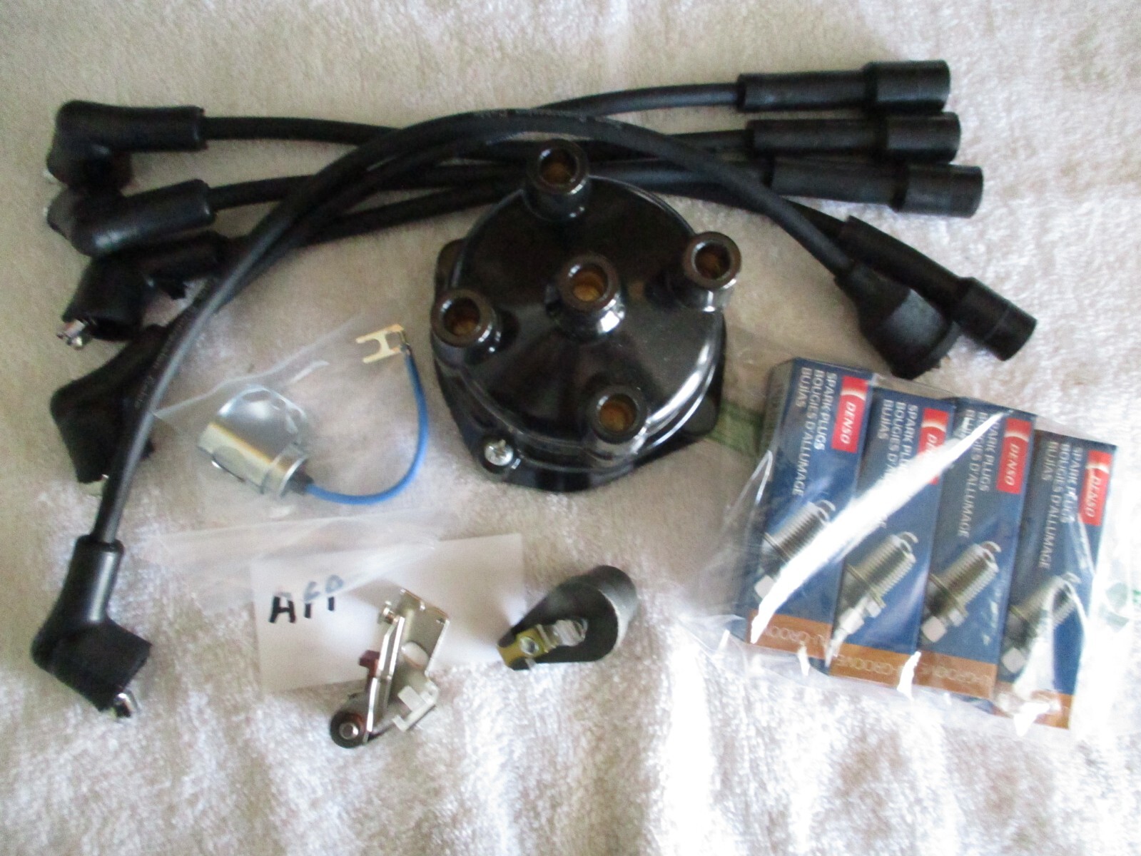 Y112  CAT CLARK HYSTER IGN TUNE Using a 2 screw  SCREWDOWN CAP  KIT