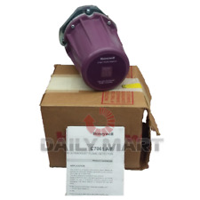 New In Box HONEYWELL C7061A1020 UV Flame Detector picture