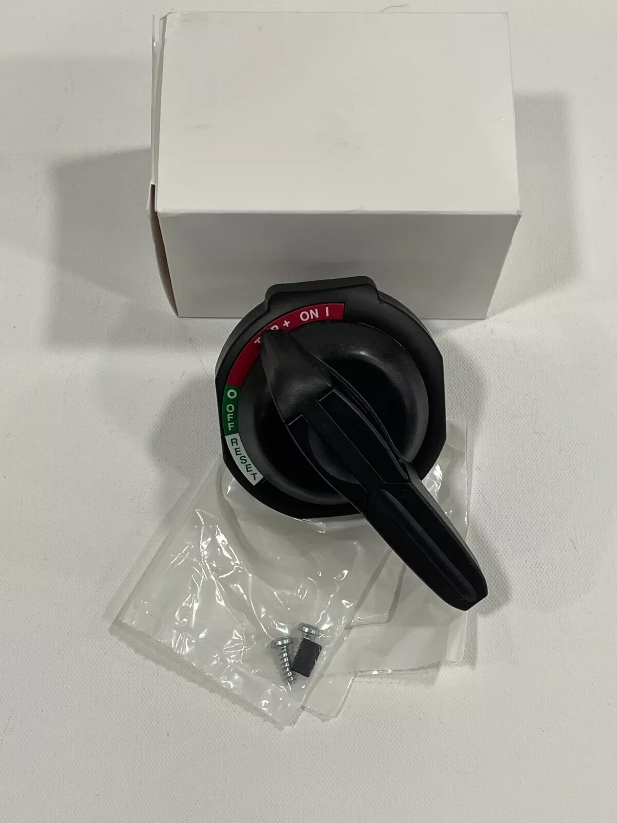 New Allen Bradley 140U-PB Lockable Disconnect Handle with Trip Indicator New Allen Bradley 140U-PB Lockable Disconnect Handle with Trip Indicator