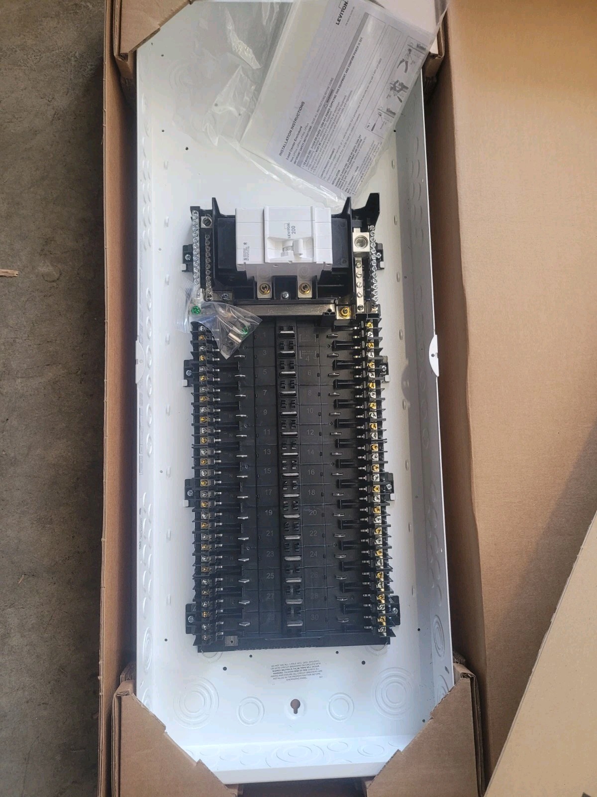 LEVITON LP320-MB Main Circuit Breaker, 200A 30 Spaces  Load Centers NO DOOR