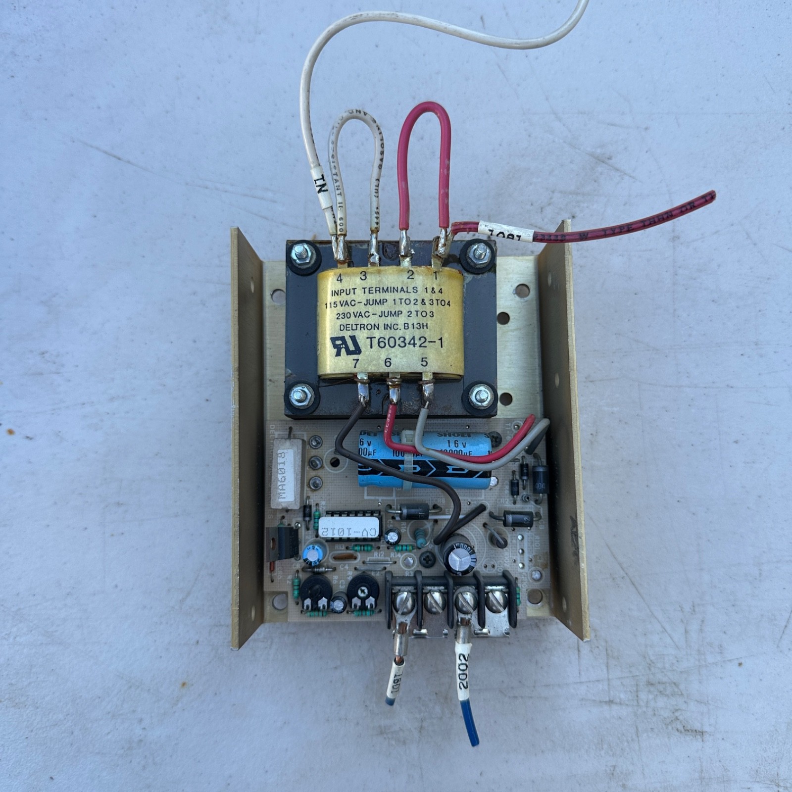 Deltron Q5-3.0 5V 3A Regulated Linear Power Supply Used