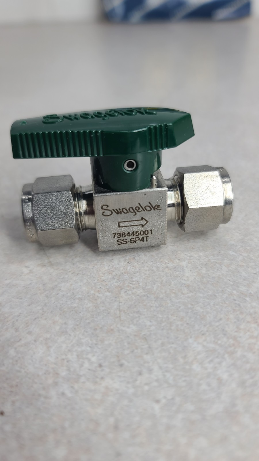 SWAGELOK SS-6P4T Valve 3/8 SWAGELOK SS-6P4T Valve 3/8