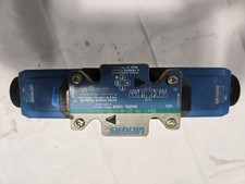 Vickers  DIRECTIONAL CONTROL VALVE 24VDC 30W 350 BAR (5000 PSI) picture