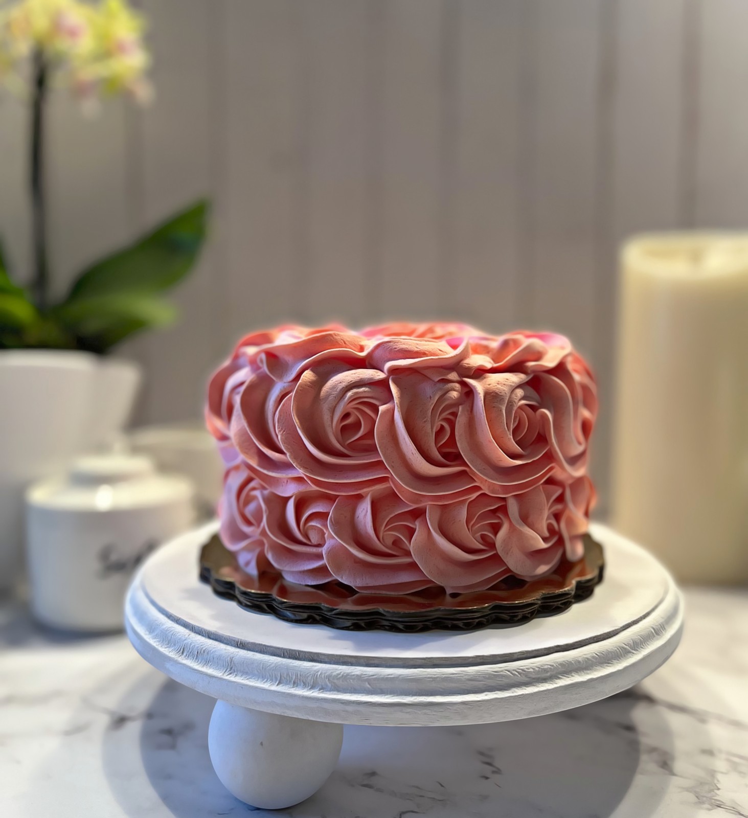 DEZICAKES Fake Peach Rosette Cake