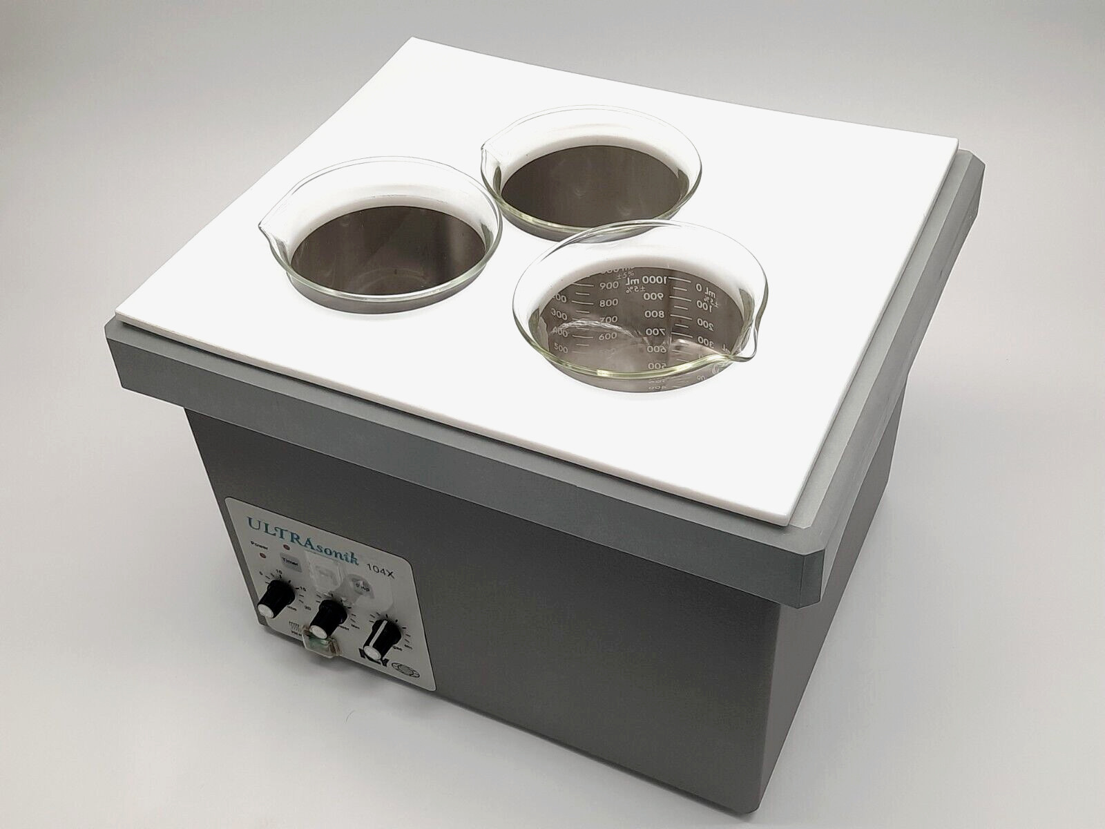 NEY 104X ULTRAsonik Cleaner w/ Adjustable Controls 11Qt ALM0048-101 w/ Beakers NEY 104X ULTRAsonik Cleaner w/ Adjustable Controls 11Qt ALM0048-101 w/ Beakers
