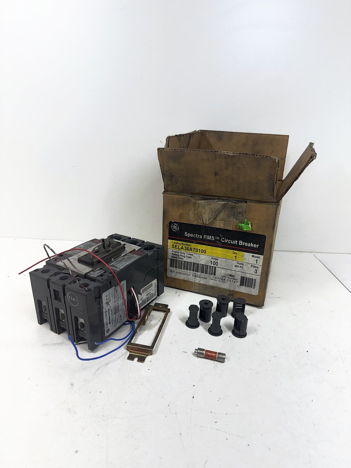 GE SELA36AT0100 Spectra RMS Circuit Breaker 100A 3 Pole 600V w/ UV Release