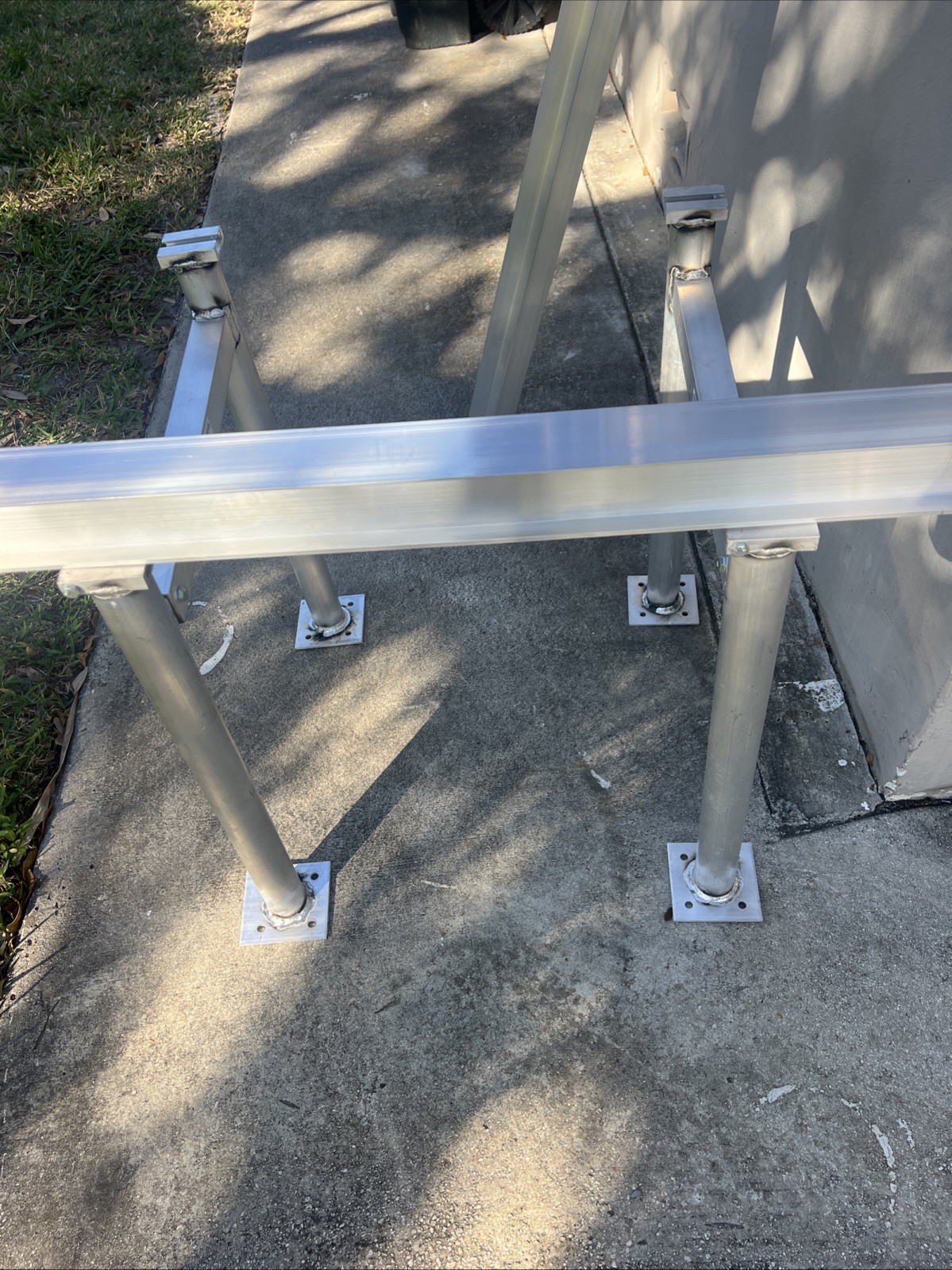 21 Inch Aluminum Roof  Stand  With Two  6 Foot  I Beam Included , Code Rated