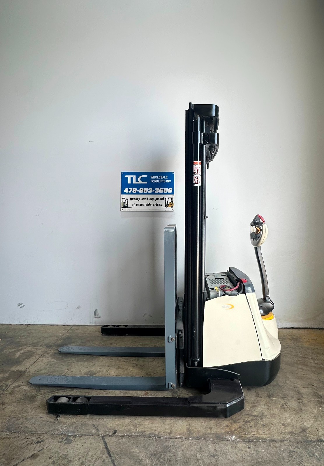 2018 Crown SX 3000-40 - Walk-Behind Forklift Walkie Stacker - Pallet -  557 Hrs