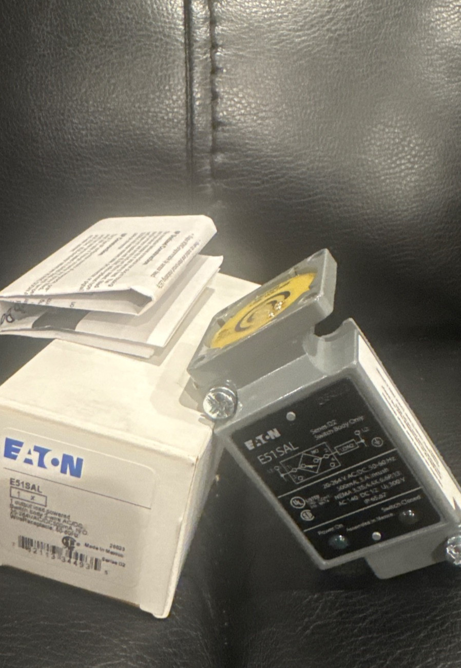 NEW IN BOX Eaton E51SAL Switch Body New