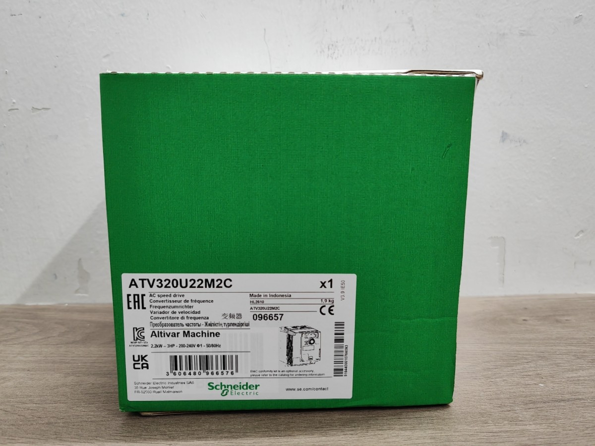 1PCS Brand New Schneider ATV320U22M2C