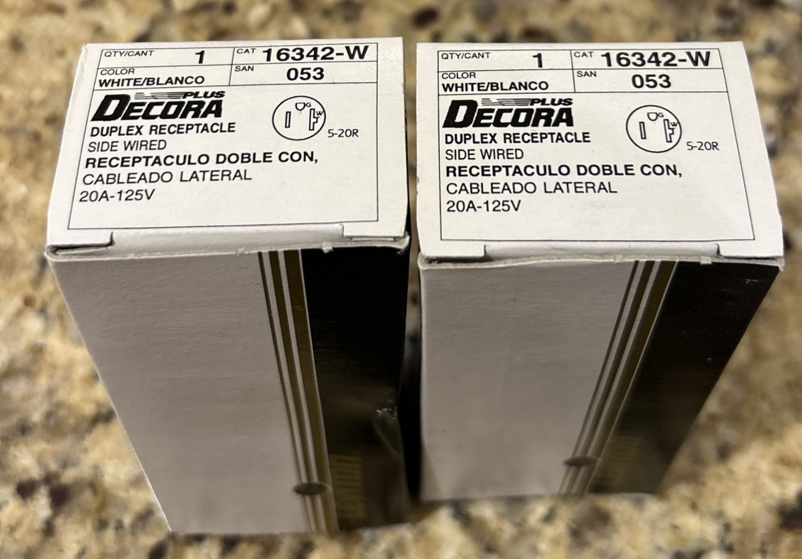 LEVITON DECORA 16342-W DUPLEX 20 A RECEPTACLES WHITE- LOT OF TWO NEW LEVITON DECORA 16342-W DUPLEX 20 A RECEPTACLES WHITE- LOT OF TWO NEW