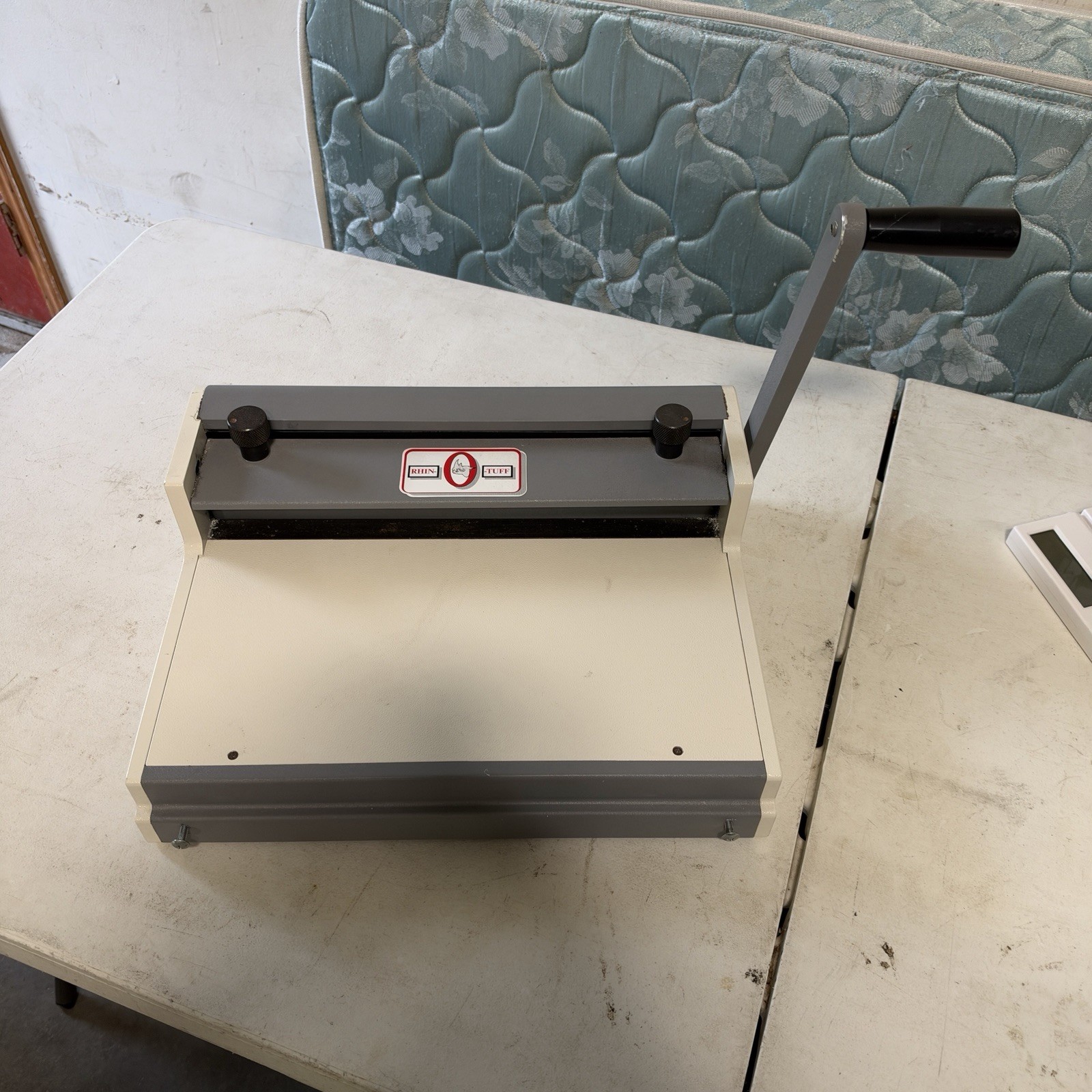 RHIN-O-TUFF HC8000 MANUAL WIRE CLOSER