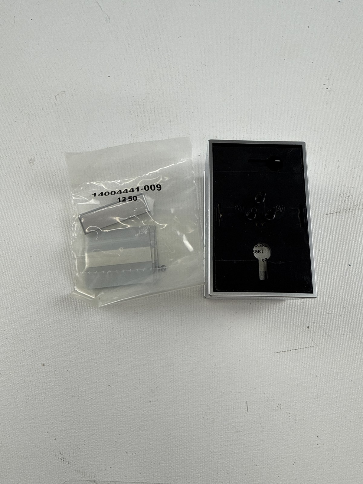 Honeywell TP970A2259 Pneumatic Thermostat, Direct Acting Two Pipe, 60-90F, Satin Honeywell TP970A2259 Pneumatic Thermostat, Direct Acting Two Pipe, 60-90F, Satin