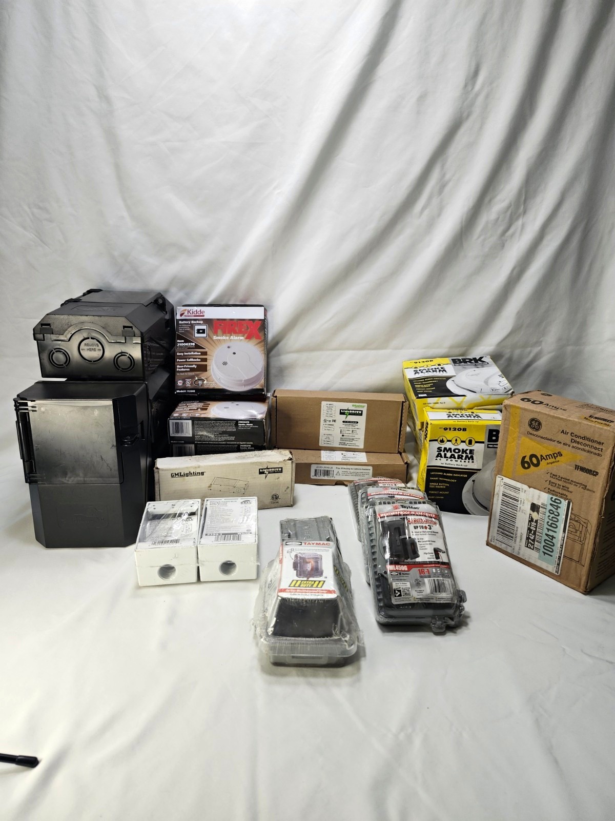 LARGE ELECTRICAL SUPPLIES LOT