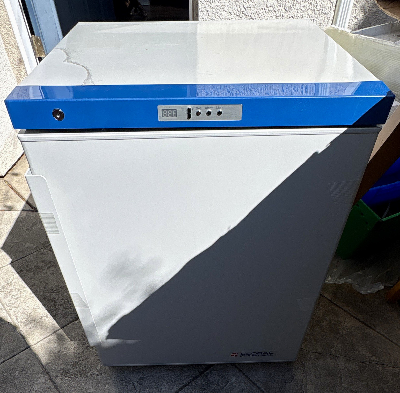 Global Industrial Pharmaceutical Lab Refrigerator 2453702 4.2 cu ft 115V