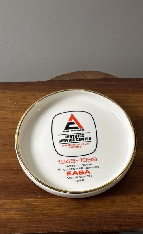 Allis-Chalmers  Ashtray Certified  Center Vtg  48-68 Ashtray MCM Gold Trim Rear