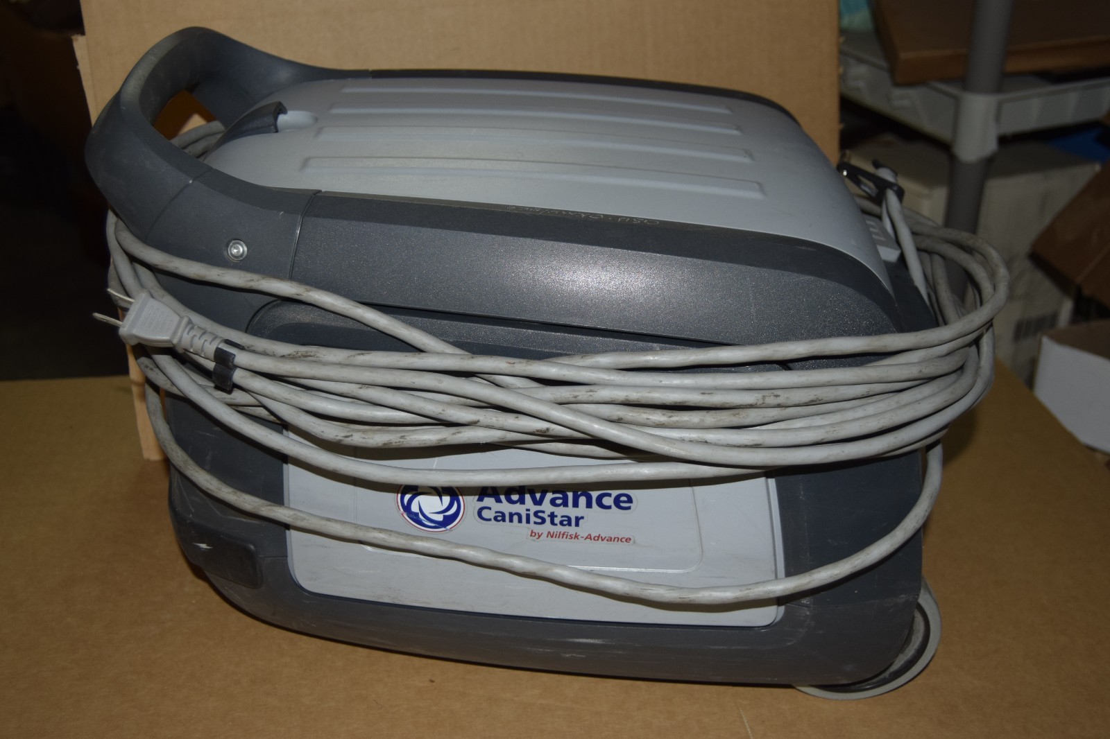 Nilfisk GD-2000 Professional Vacuum Cleaner **BASE ONLY** TESTED WORKS GREAT