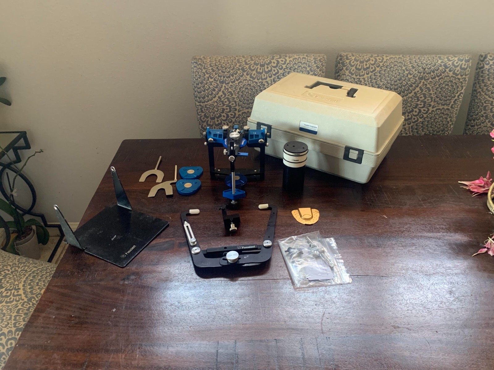 PANADENT PCH MAGNETIC DENTAL ARTICULATOR MULTIPLE TOOL KIT.