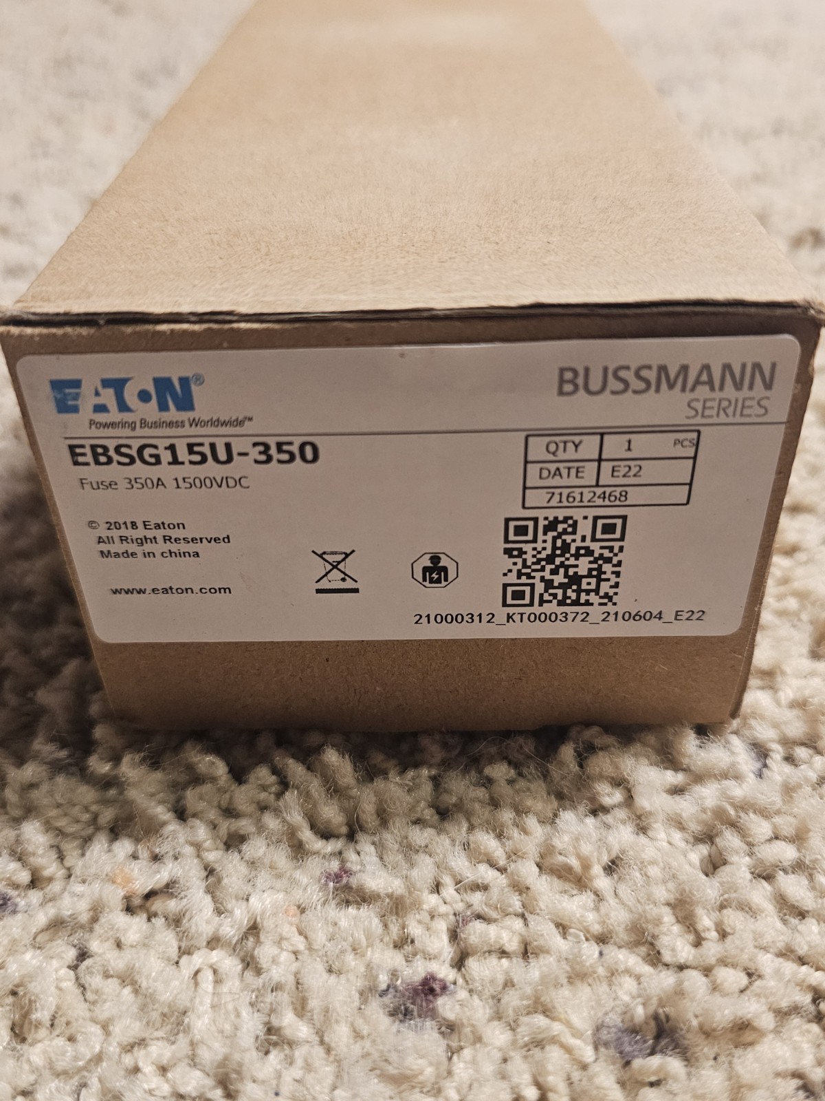 EBSG15U-350 Eaton Bussman Series Fuse 1500VDC 350A (New In Manufacturer Box) EBSG15U-350 Eaton Bussman Series Fuse 1500VDC 350A (New In Manufacturer Box)