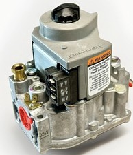 York Source 1 S1-VR8204M1026 Honeywell 24V Natural Gas Valve 1/2 x 1/2 picture