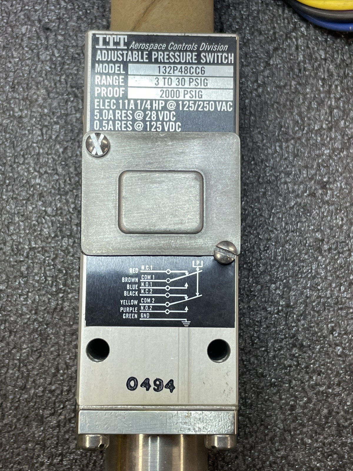 ITT AEROSPACE CONTROLS DIVISION  ADJUSTABLE PRESSURE SWITCH 132P48CC6 NOS