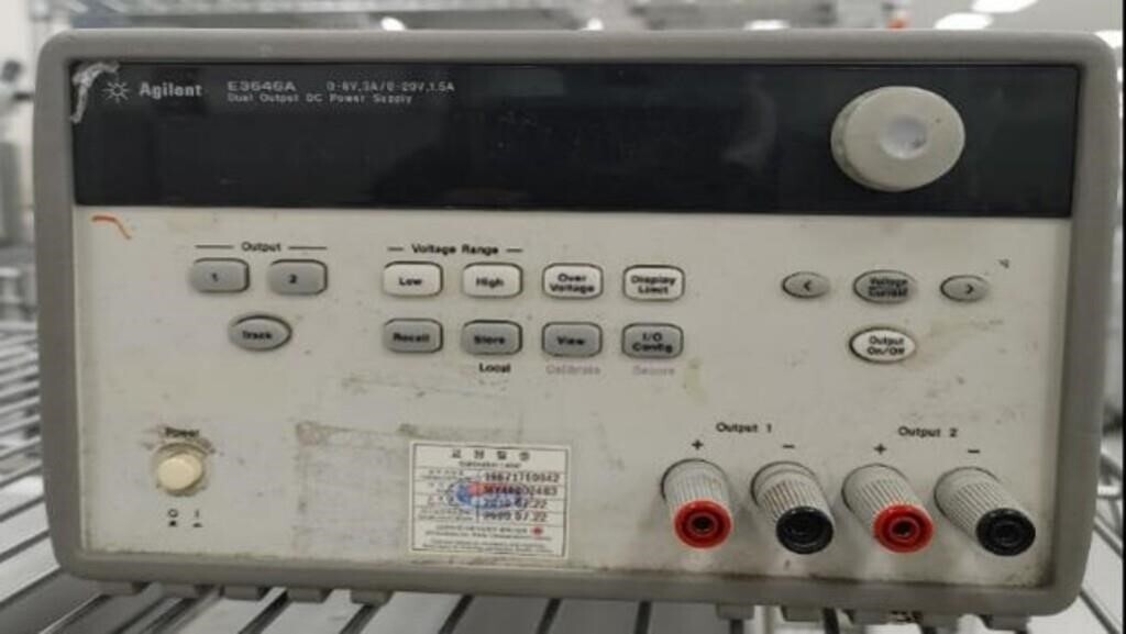 Agilent E3648A / Dual Output DC Power Supply
