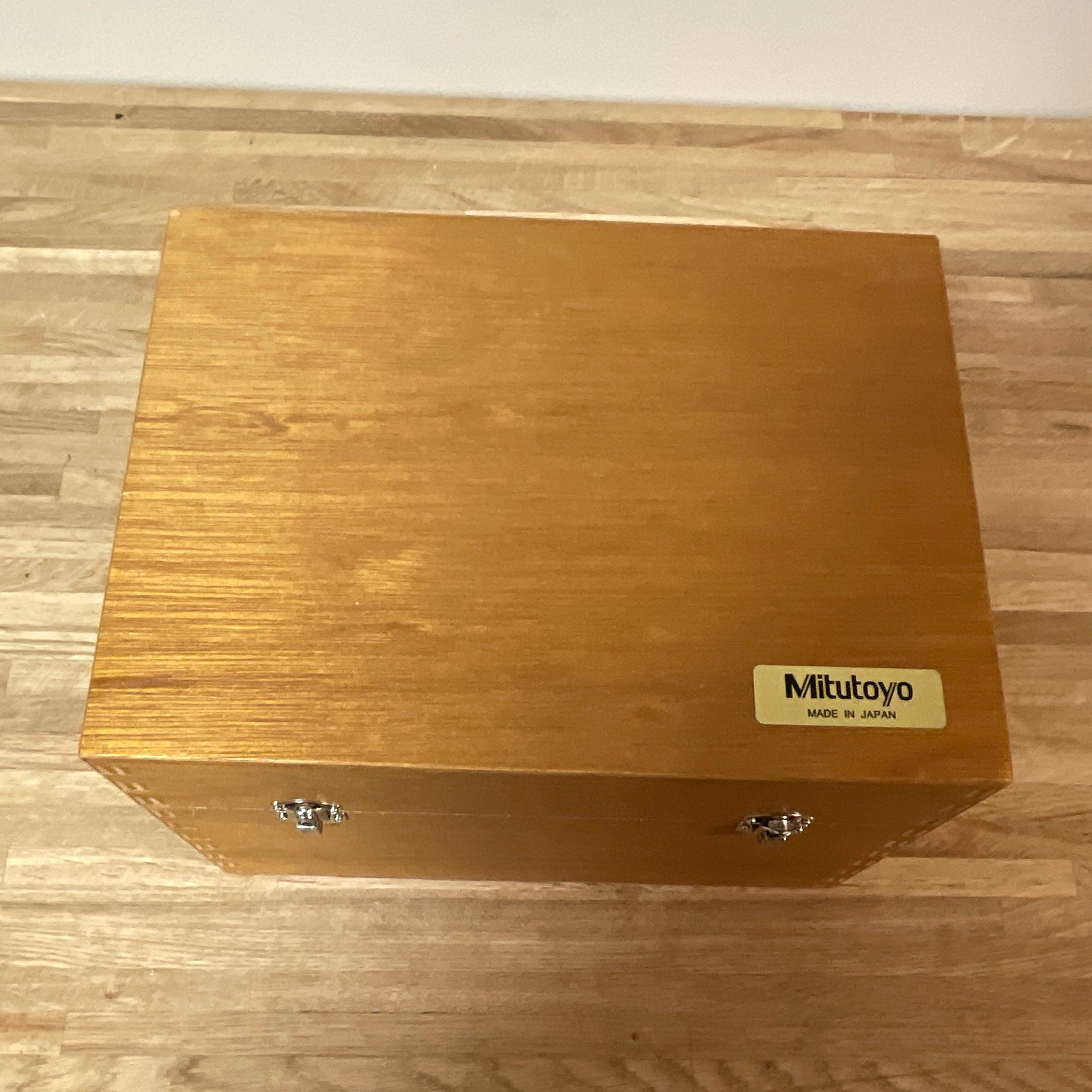 Mitutoyo 368-876 Inside Micrometer 6 To 7 Inches. In wooden case.  ￼